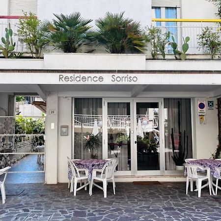 كاتوليكا B&B Residence Sorriso المظهر الخارجي الصورة