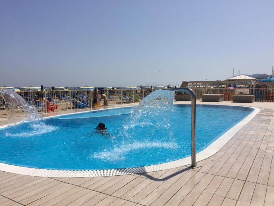 كاتوليكا B&B Residence Sorriso المظهر الخارجي الصورة